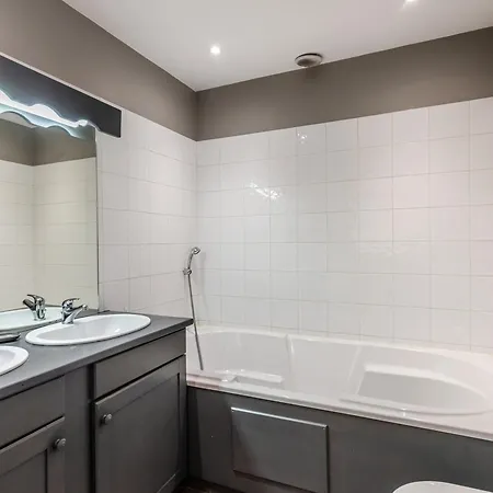 Superbe Duplex T5 Renove, 10 Pers, Garage, A 2 Pas Du Centre De - Fr-1-754-29 Apartment